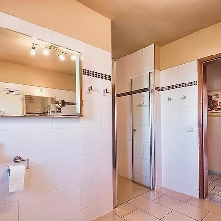Holiday home Charmantes In Mensfelden Hunfelden